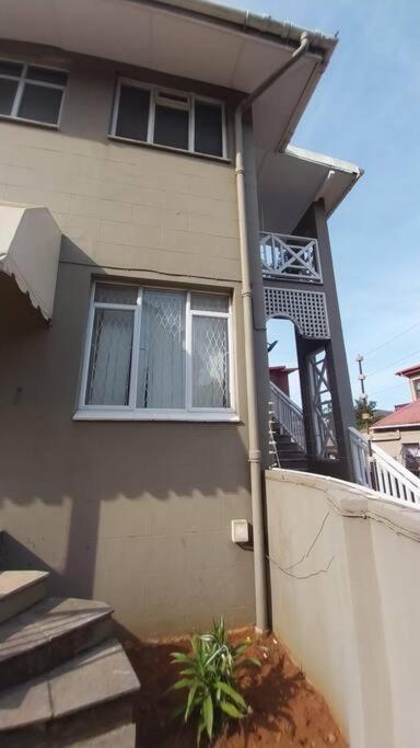 Spacious 1 Bedroom, Self Catering Apartment In Glenwood, Durban Eksteriør bilde